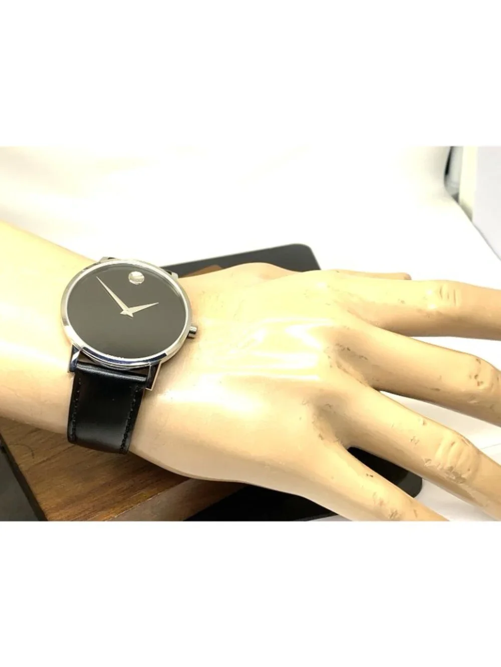 Movado Men's Watch 0607269 Swiss Quartz Silver Museum Black Dial Leather Strap